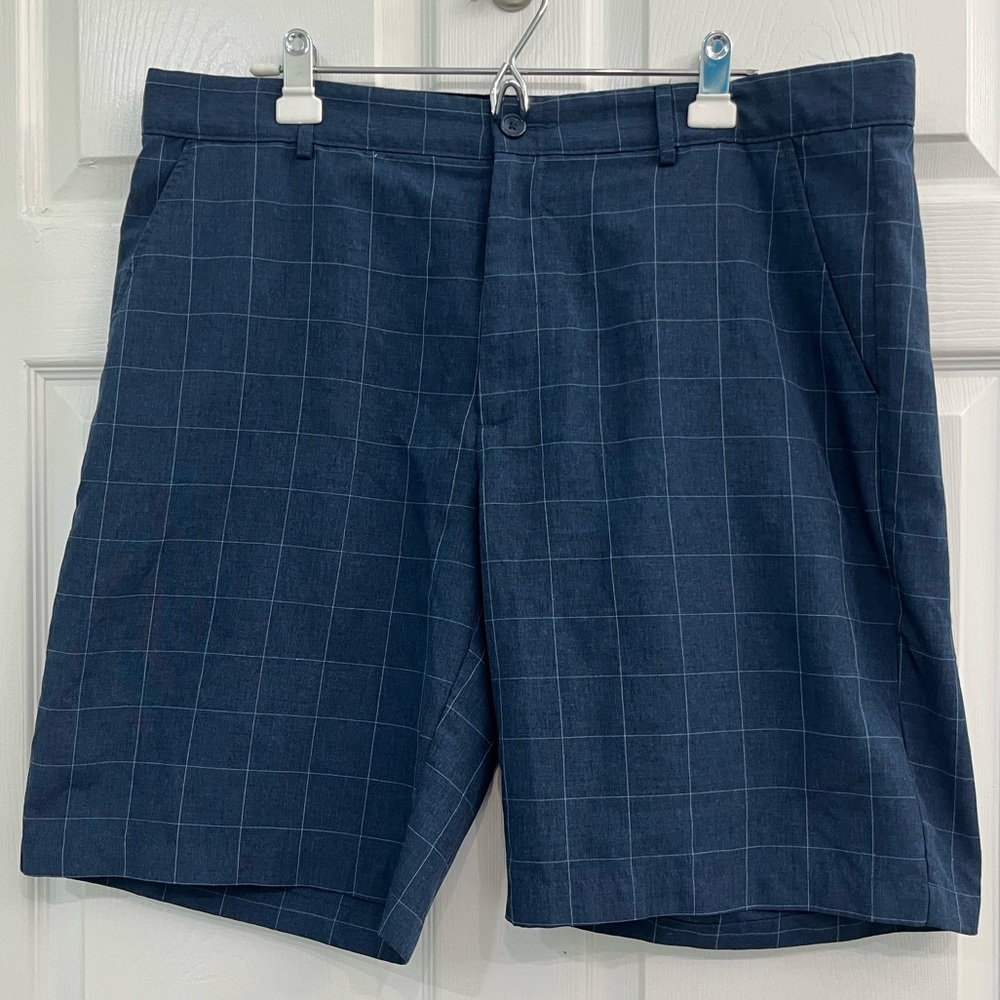 Greg Norman Blue & White Men's Checkered Plaid Tech Moisture Wicking Golf Shorts